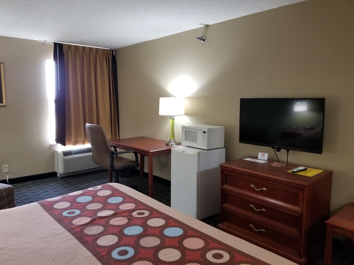 ホテル スーパー 8 バイ ウィンダム ベルフォンテーン Bellefontaine 部屋 写真