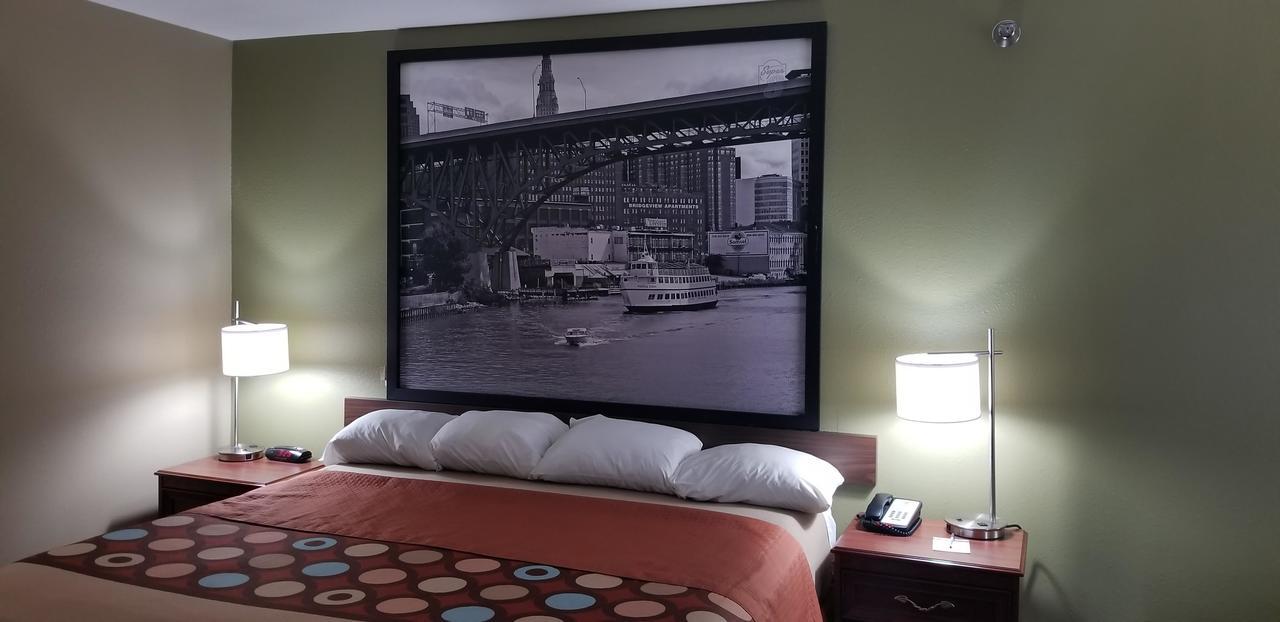 ホテル スーパー 8 バイ ウィンダム ベルフォンテーン Bellefontaine エクステリア 写真